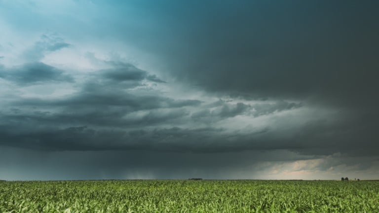 vento forte, ventania, chuva, tempestades